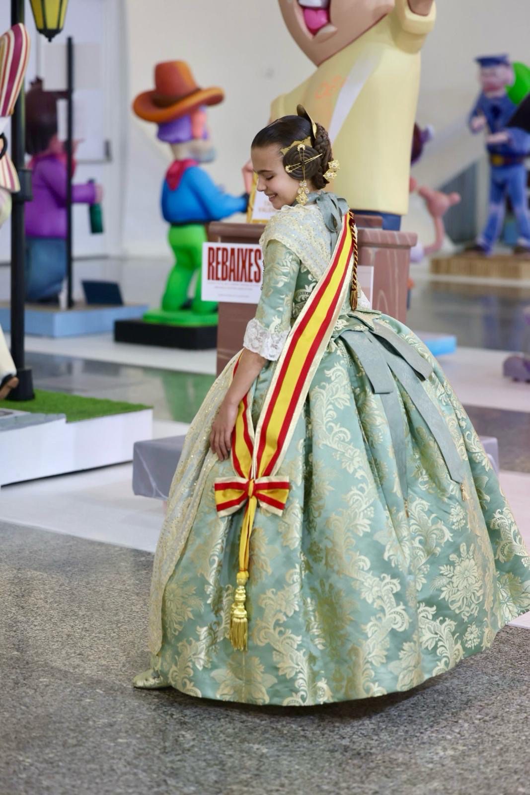 Marina García, Fallera Mayor Infantil de Valencia vestida por Segles Indumentaria 