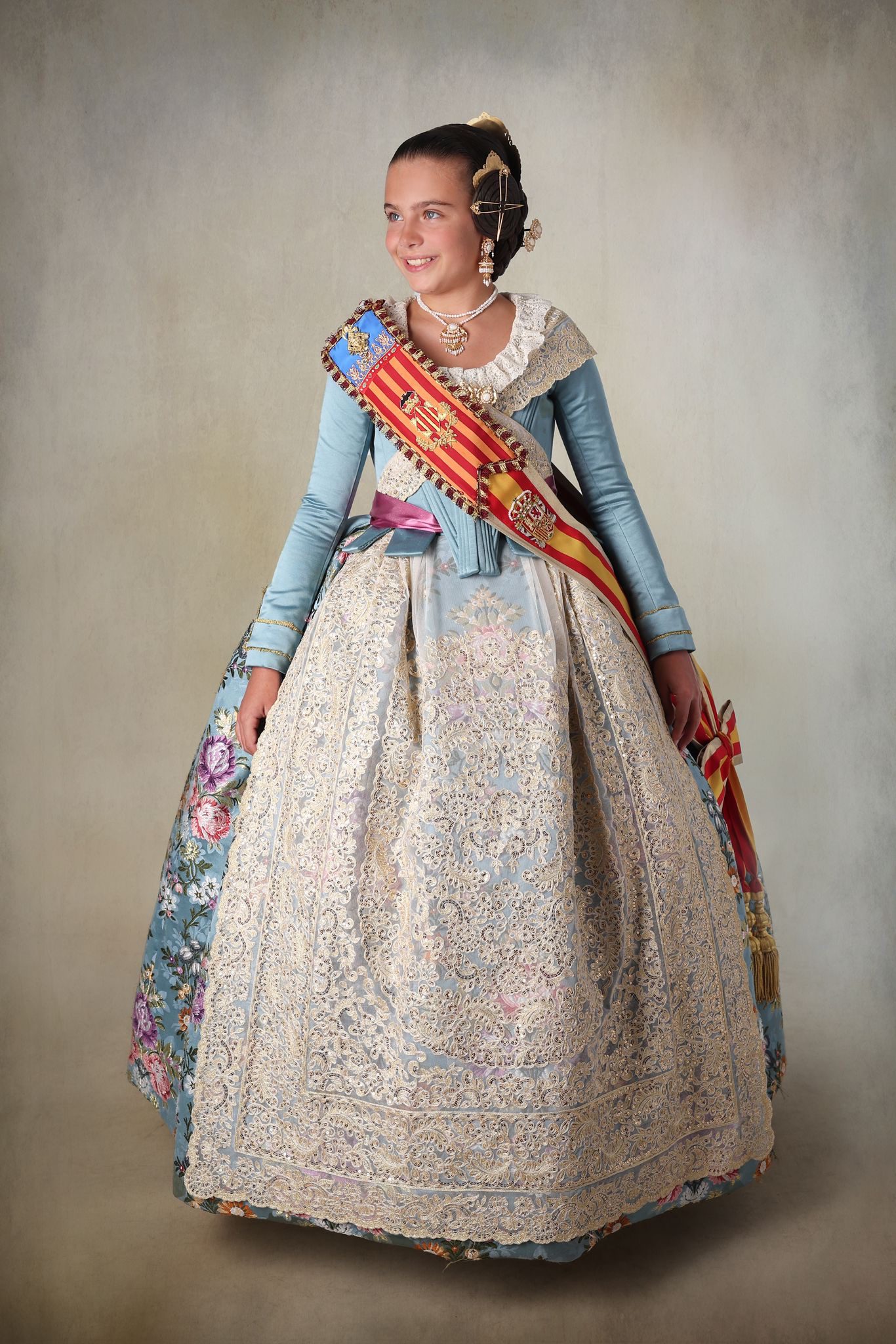 Marina García, Fallera Mayor Infantil de Valencia vestida por Segles Indumentaria 