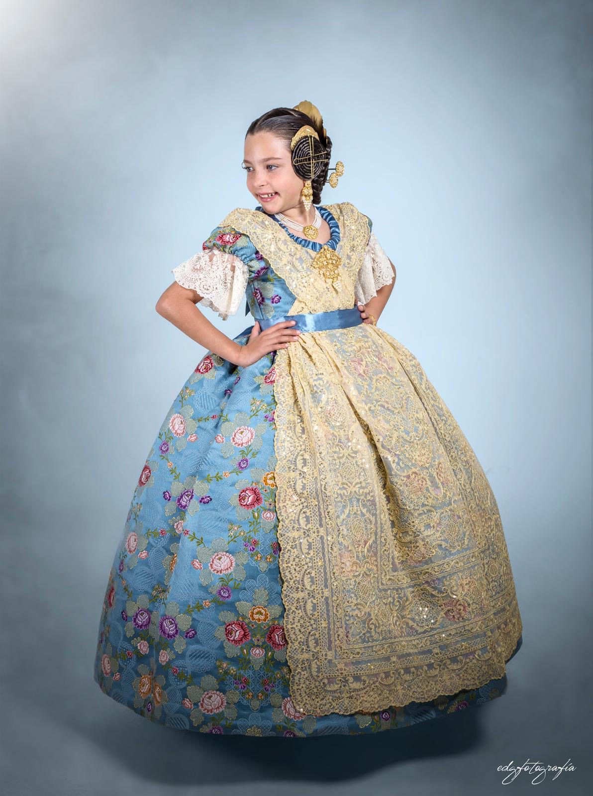 Traje de fallera hecho en Segles Indumentaria 