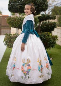 Marina Garcia Arribas, Fallera Mayor Infantil de Valencia 2024 en Segles Indumentaria Valenciana