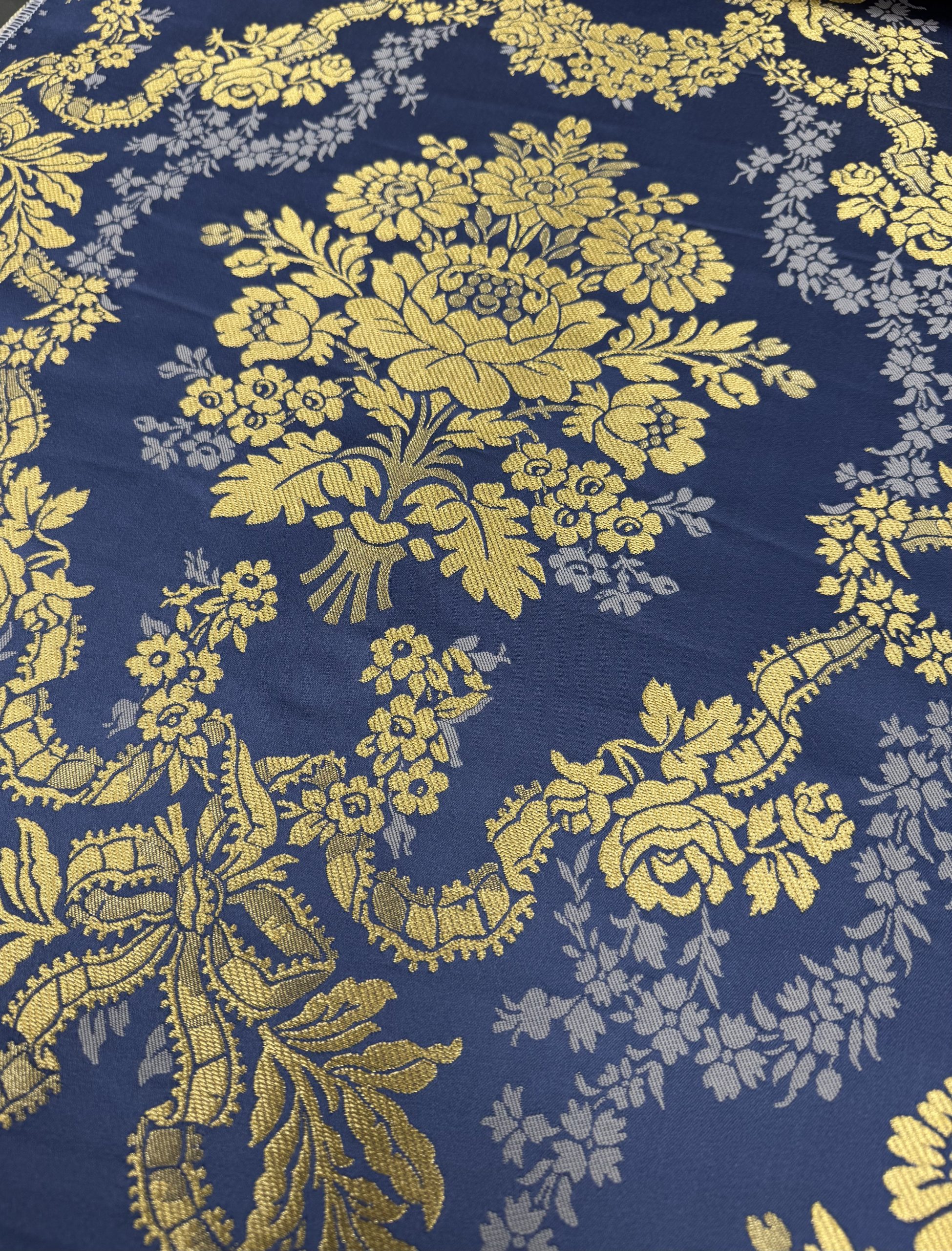 Corte tela de fallera Montpellier, de venta en Segles Indumentaria Valenciana