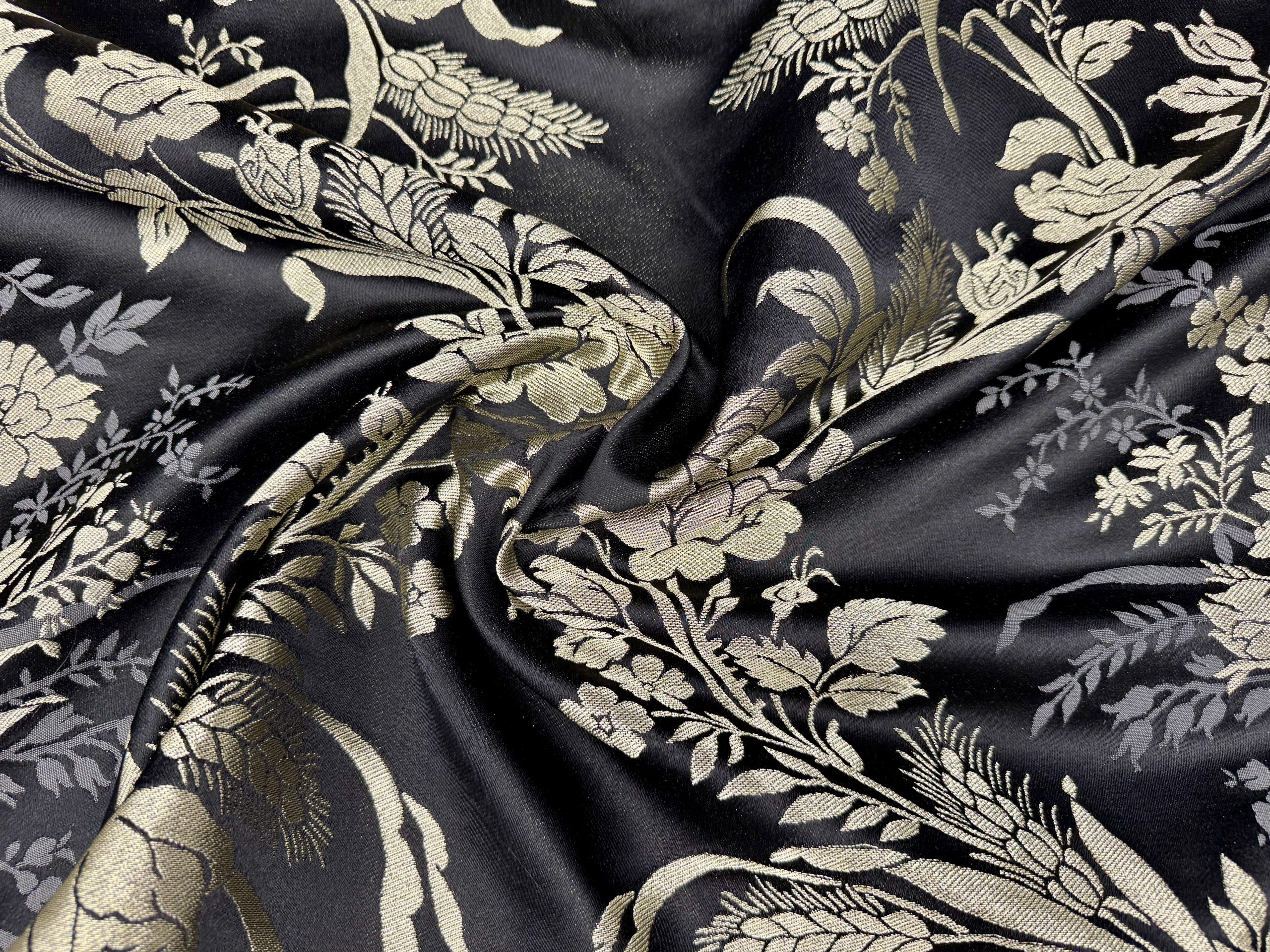 Corte Tela de fallera Reina, de venta en Segles Indumentaria Valenciana